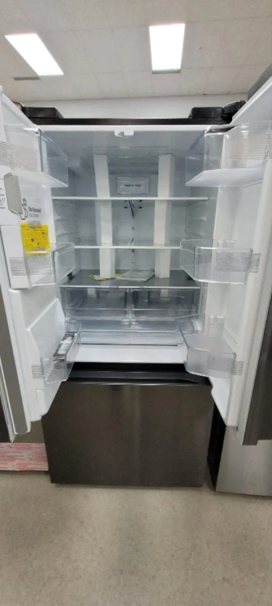 LF25S6330D - REFRIGERATORS - LG - French 3-Door - Black Stainless - Open Box