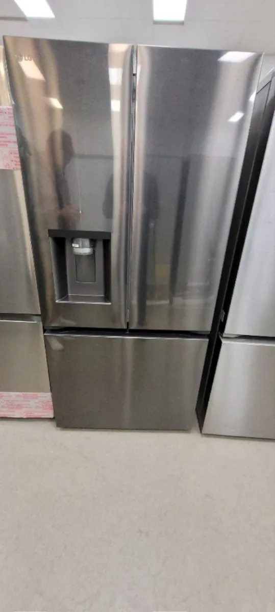 LF25S6330D - REFRIGERATORS - LG - French 3-Door - Black Stainless - Open Box