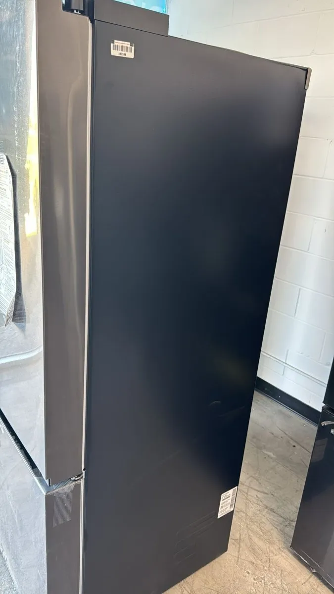 LRYXC2606D - REFRIGERATORS - LG - French 3-Door - Black Stainless - Open Box