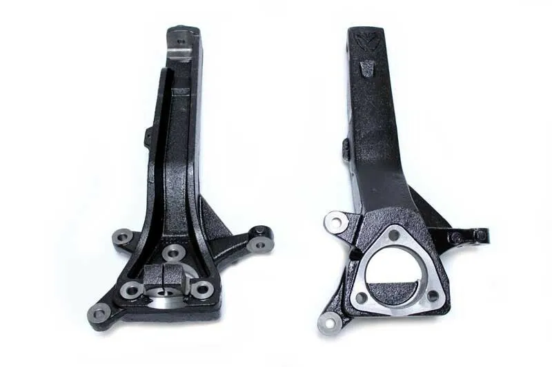 MaxTrac Lift Kit Nissan Titan 2WD (2004-2020) 4" Front Lift Spindles w/ MaxTrac Extended Brake Lines - 705340